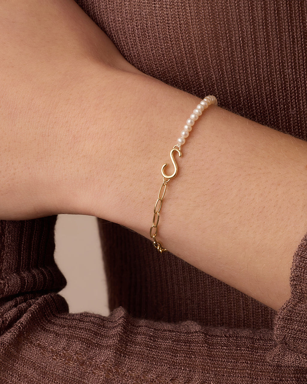 Lou Pearl Alphabet Bracelet